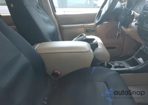 2000 Ford Explorer Xlt from USA, damaged, VIN 1FMZU63E1YZA28642